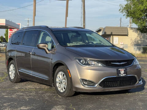 2018 Chrysler Pacifica Touring L Plus