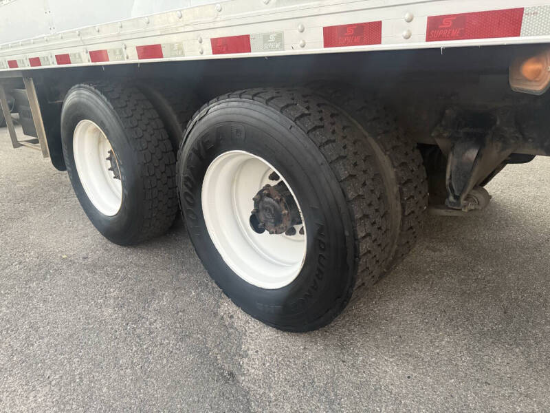 2018 Freightliner M2 106