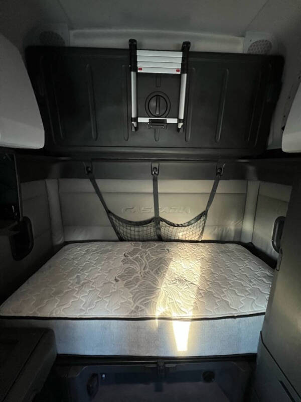 2020 Freightliner Cascadia