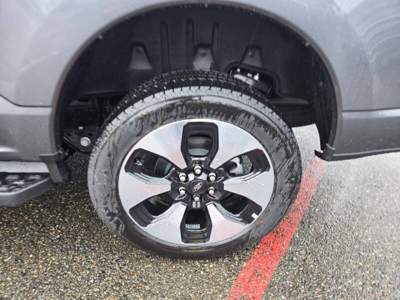 2025 Ford F-150 Lightning Platinum