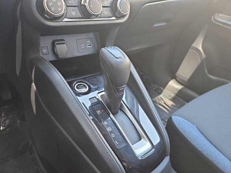 2025 Nissan Versa SV