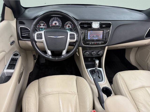 2011 Chrysler 200 Limited