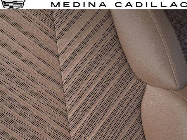 2025 Cadillac Escalade IQ Luxury 2