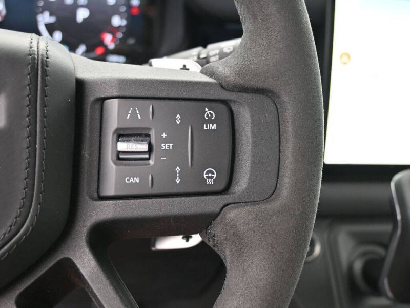 2023 Land Rover Defender 90 V8