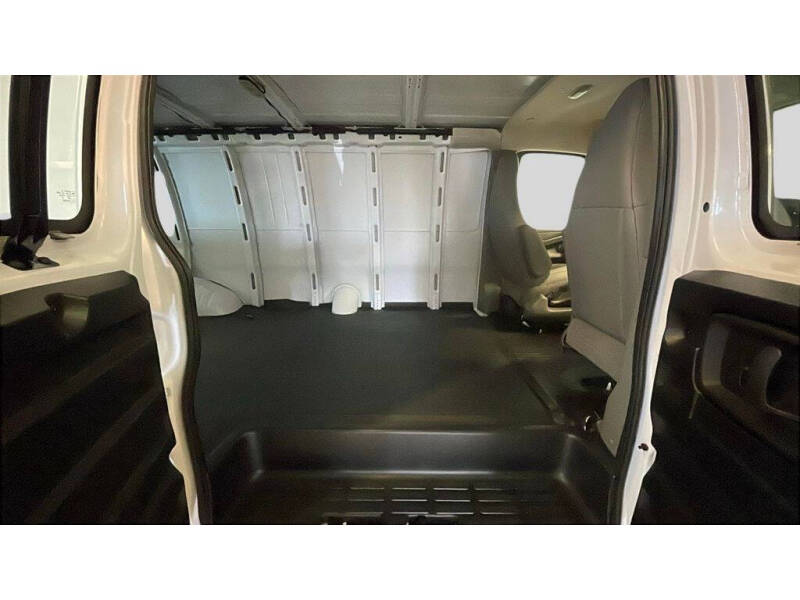 2025 GMC Savana 3500