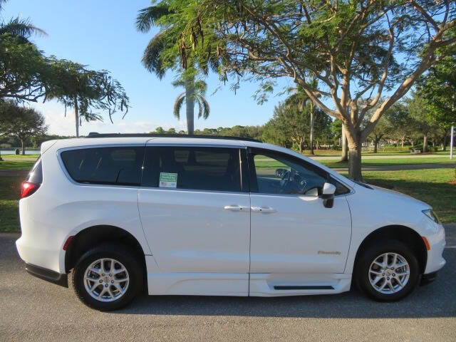 2021 Chrysler Voyager LXi