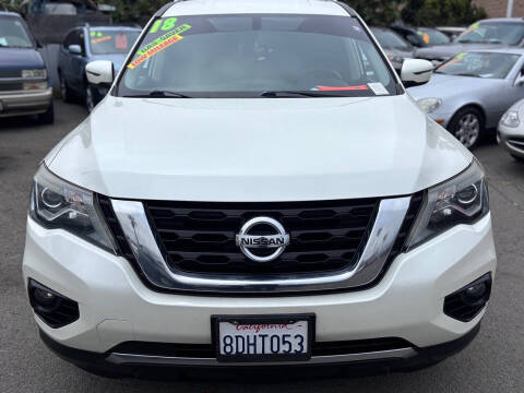 2018 Nissan Pathfinder SL