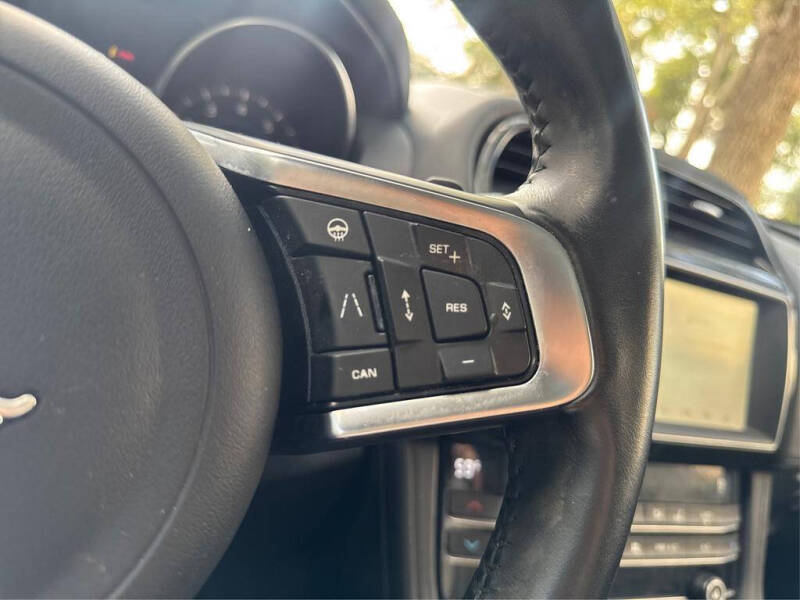 2020 Jaguar F-PACE 25t Prestige