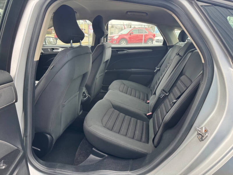2017 Ford Fusion SE
