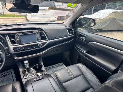 2017 Toyota Highlander SE