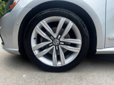 2017 Volkswagen Passat 1.8T SEL Premium