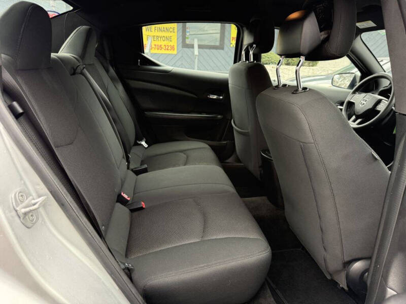 2012 Dodge Avenger SE
