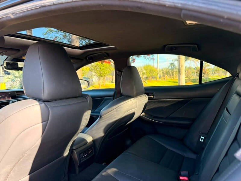 2017 Lexus IS 200t