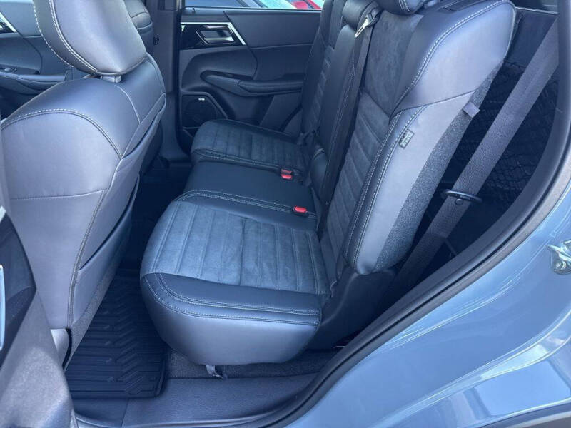2026 Mitsubishi Outlander SE