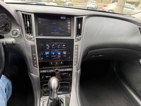 2017 Infiniti Q50 2.0T Premium