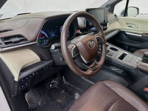 2022 Toyota Sienna Platinum 7-Passenger