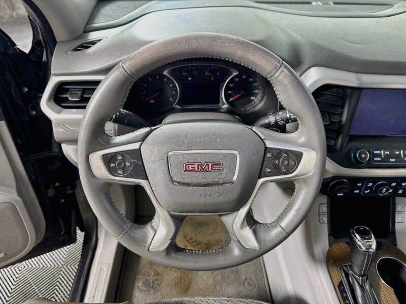 2017 GMC Acadia SLE-2
