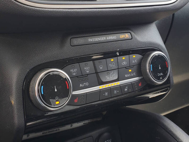 2022 Ford Escape SE