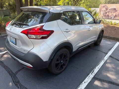 2019 Nissan Kicks SR