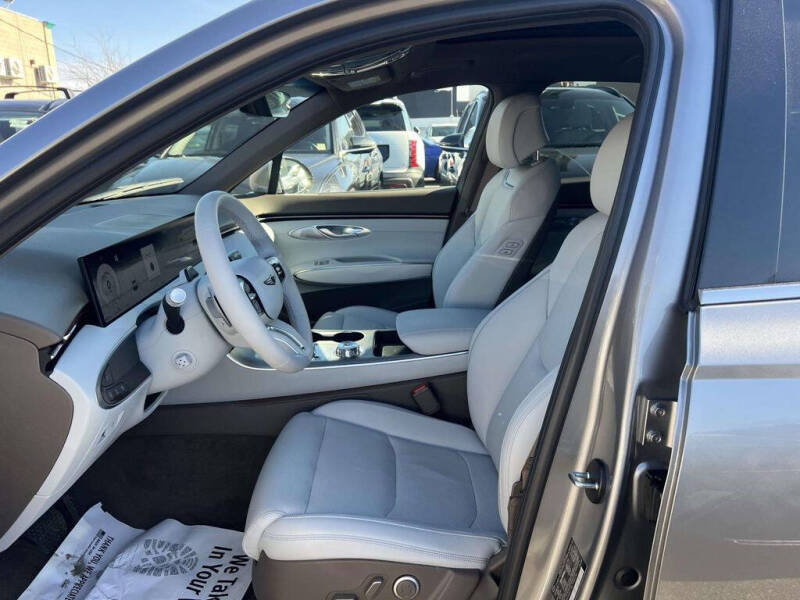 2026 Genesis GV70 2.5T Advanced
