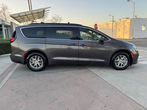 2022 Chrysler Pacifica Touring