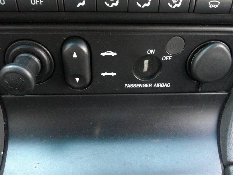 2002 Ford Thunderbird Deluxe