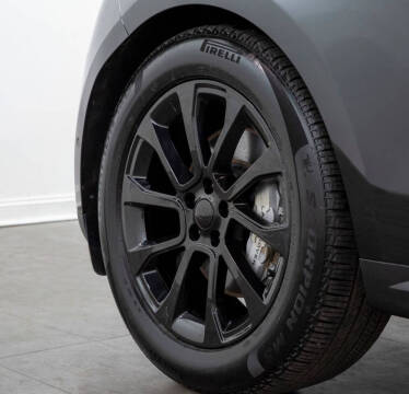 2025 Land Rover Range Rover Sport P360 SE