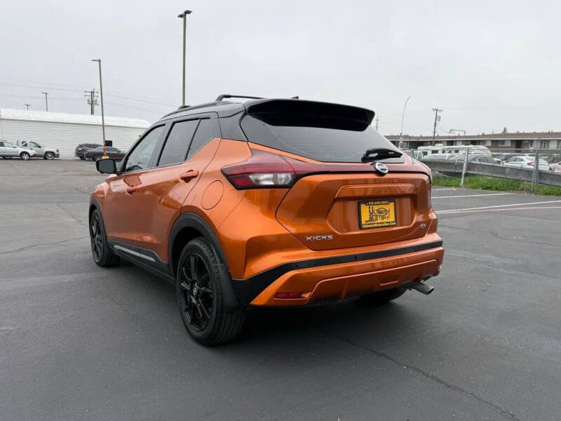 2021 Nissan Kicks SR