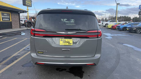 2022 Chrysler Pacifica Touring L