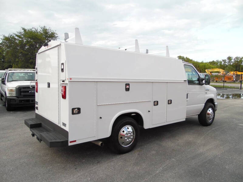 2019 Ford E-350