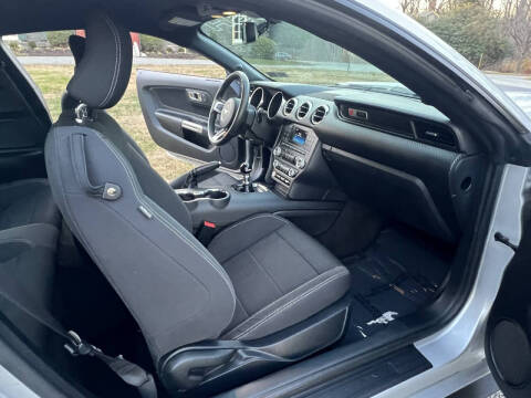 2015 Ford Mustang V6