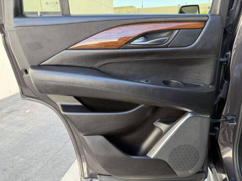 2016 Cadillac Escalade Luxury Collection