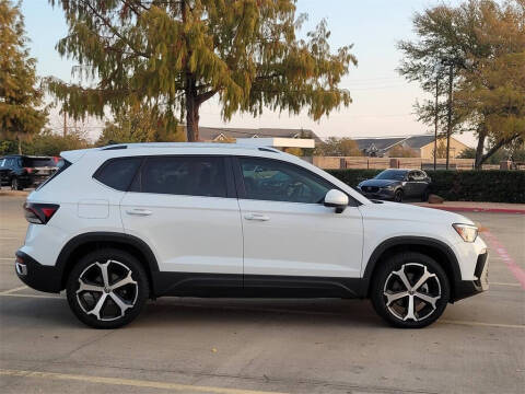 2025 Volkswagen Taos SEL 4Motion