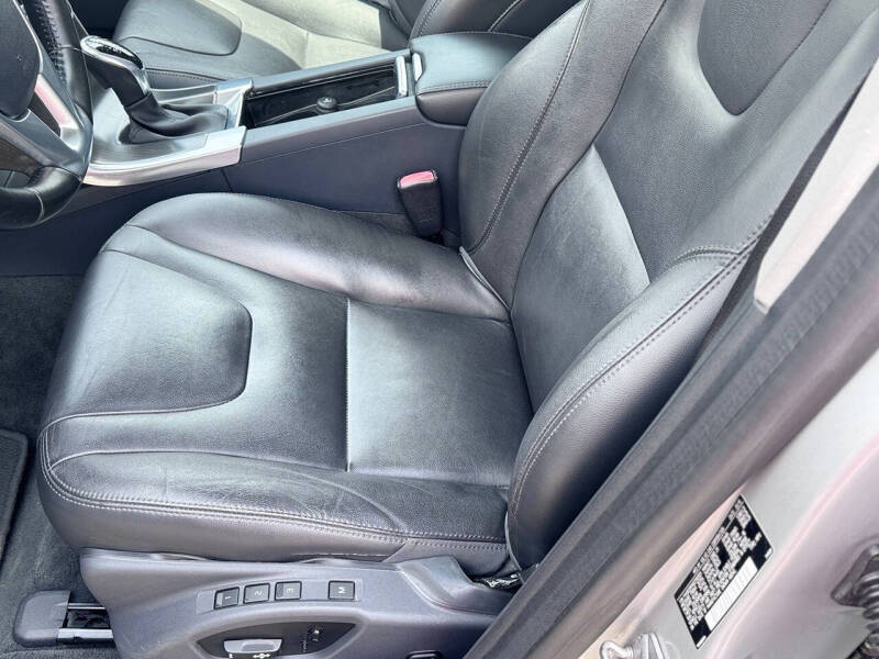 2016 Volvo XC60 T6 Platinum