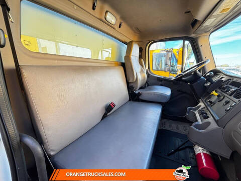 2020 Freightliner M2 106