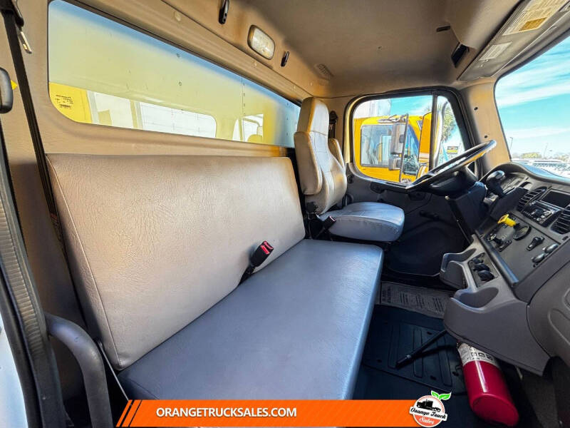 2020 Freightliner M2 106