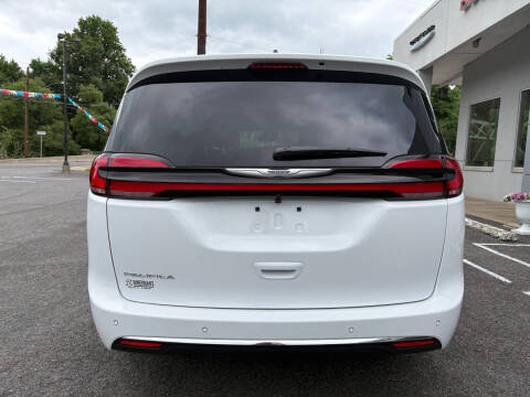 2026 Chrysler Pacifica Select