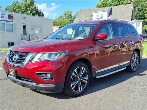 2019 Nissan Pathfinder Platinum Photo