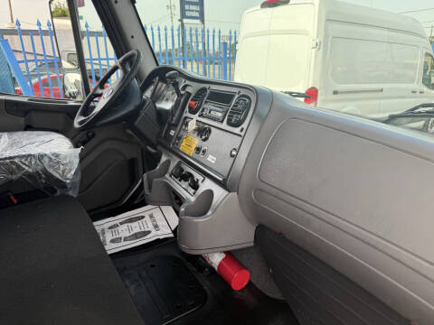 2017 Freightliner M2 106