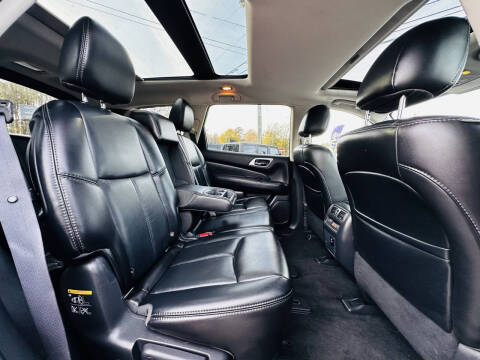 2017 Nissan Pathfinder SL