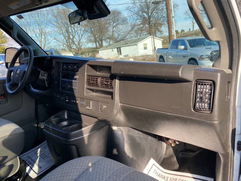 2020 GMC Savana LT 3500