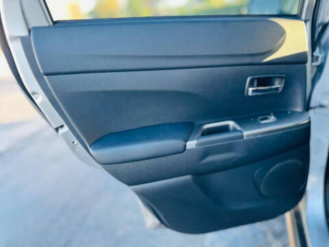 2023 Mitsubishi Outlander Sport ES