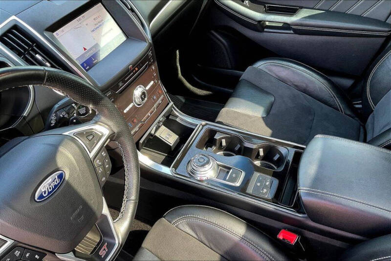 2019 Ford Edge ST