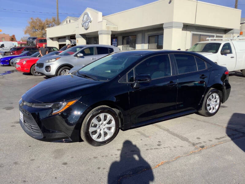 2024 Toyota Corolla LE's photo