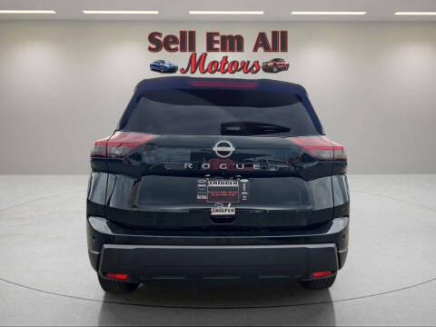 2025 Nissan Rogue SV