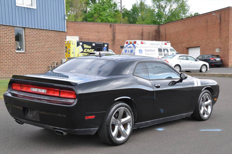 2013 Dodge Challenger SXT Plus