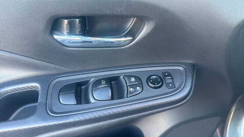 2023 Nissan Versa SV