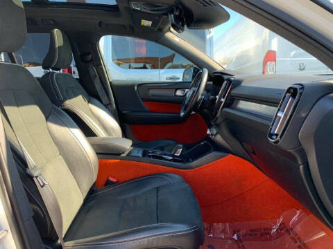 2019 Volvo XC40 T5 R-Design