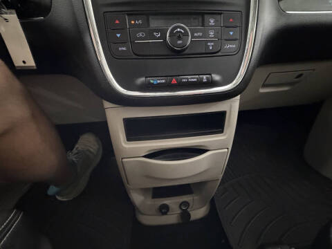 2012 Chrysler Town and Country Touring
