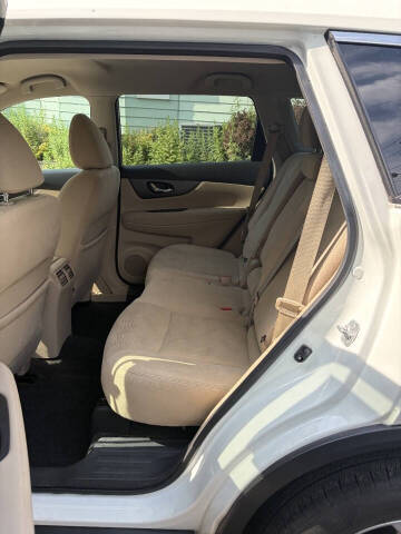 2016 Nissan Rogue SV